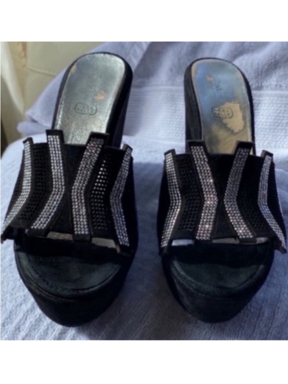 💕Host Pick💕 Black luxury suede and leather platform sandals made in Italy 🇮🇹 - Picture 3 of 17